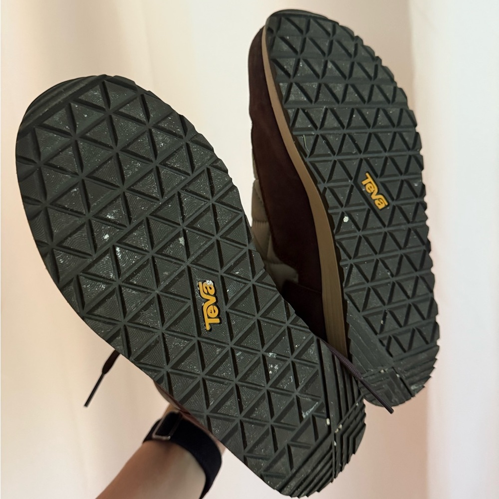 Teva ‘Ember’ Commute Boot - Picture 4 of 4